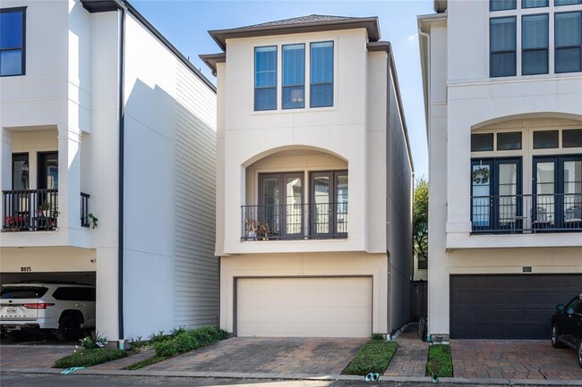 Building Photo - 8817 Lakeshore Bend Dr