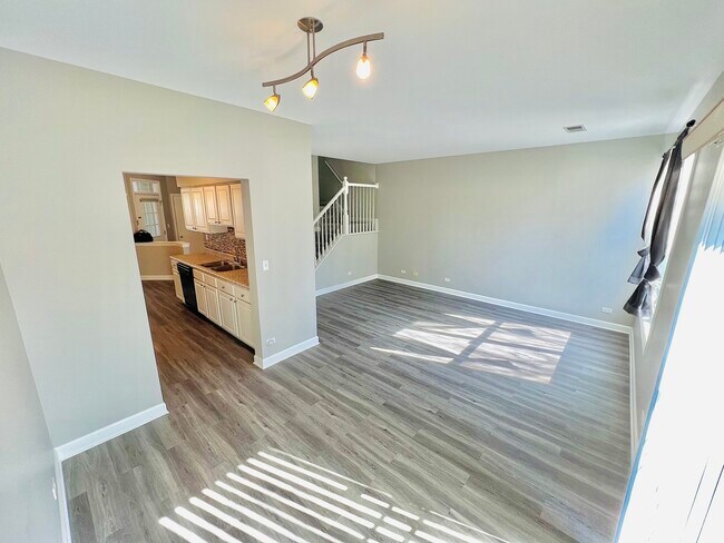 Building Photo - 925 Sheridan Cir