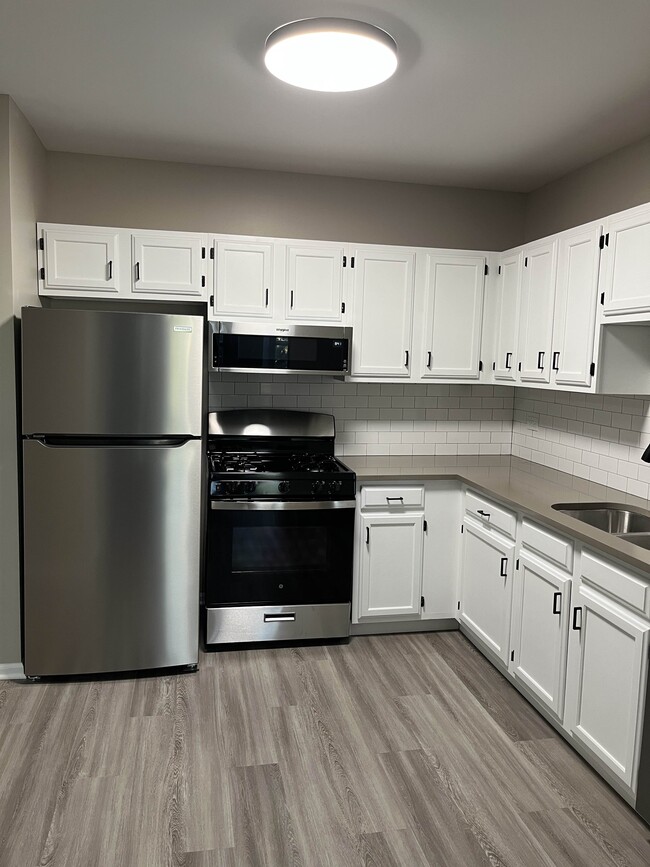 Photo - 333 S Jefferson St Apartments