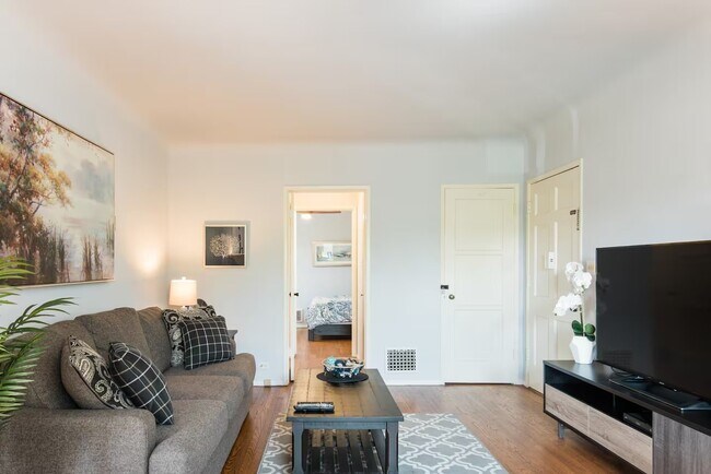 Foto del edificio - 2304 Loy Ln