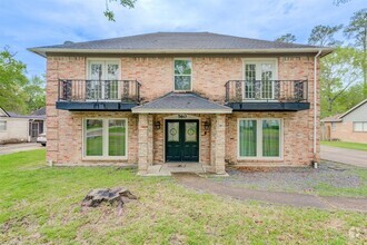 Building Photo - 560 Landfall Ln