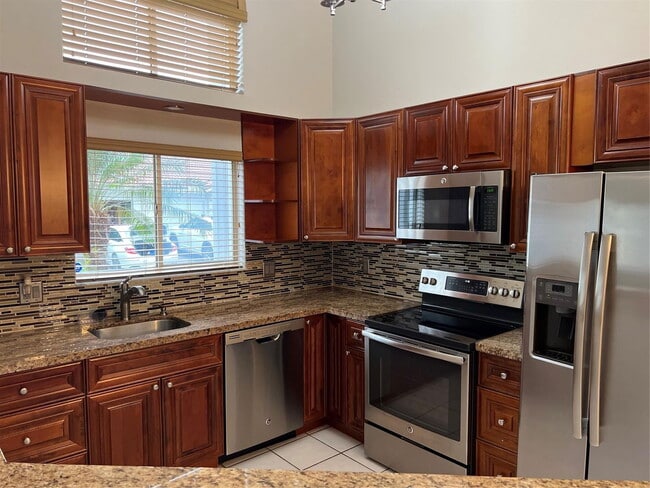 Foto del edificio - 7568 Pinewalk Dr S