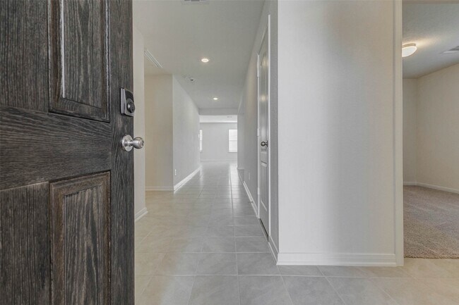 Building Photo - 7706 Coral Ky Dr