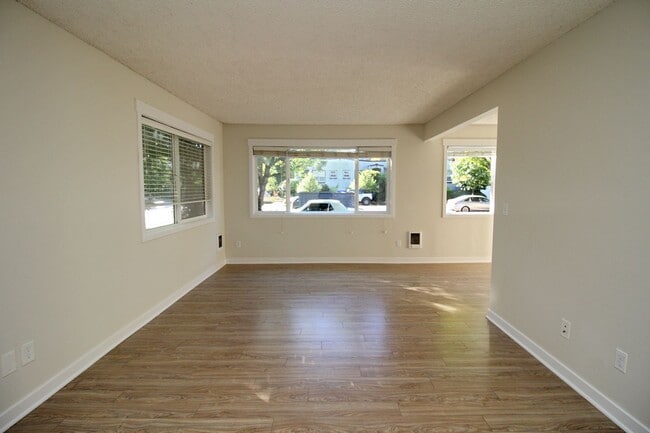 Foto del edificio - 2725-2743 SE Taylor St