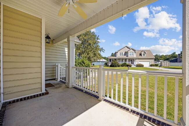 Building Photo - Beautiful 4-Bedroom, 3-Bath House