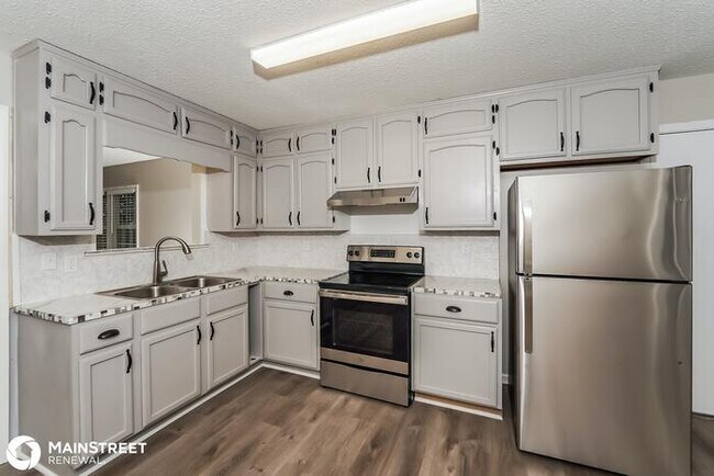 Building Photo - 18 MOONGLOW DR, BIRMINGHAM, AL 35215