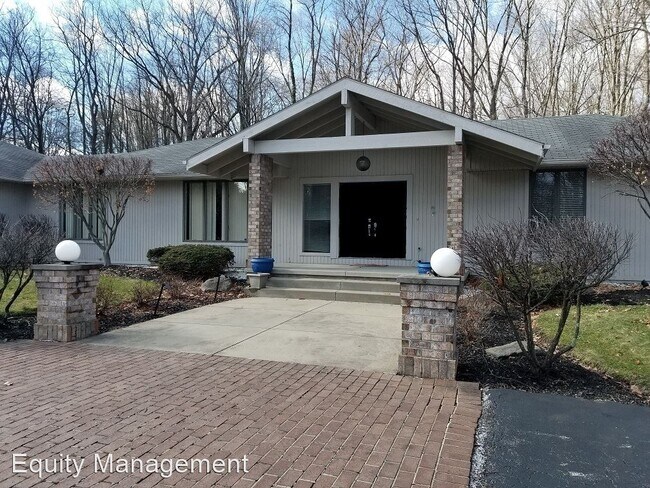 Building Photo - 5 br, 4 bath House - 12 Stanton Drive