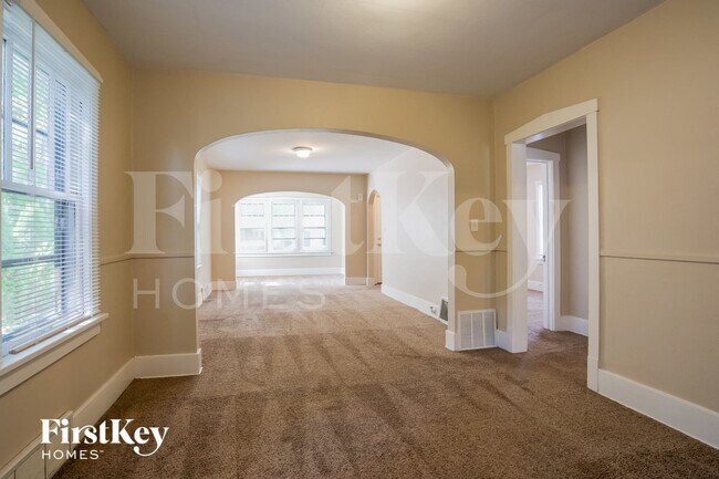Building Photo - 1217 Hickory St