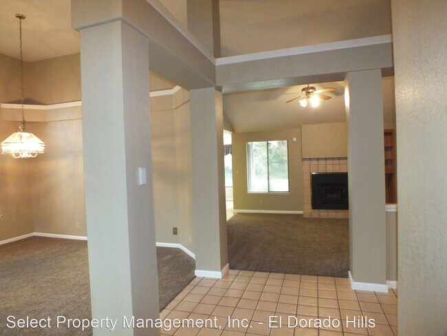 Building Photo - 4 br, 2.5 bath House - 4635 Castana Drive