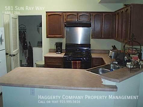 Building Photo - 581 Sun Ray Way