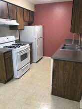 Building Photo - 1326 San Pedro Dr SE