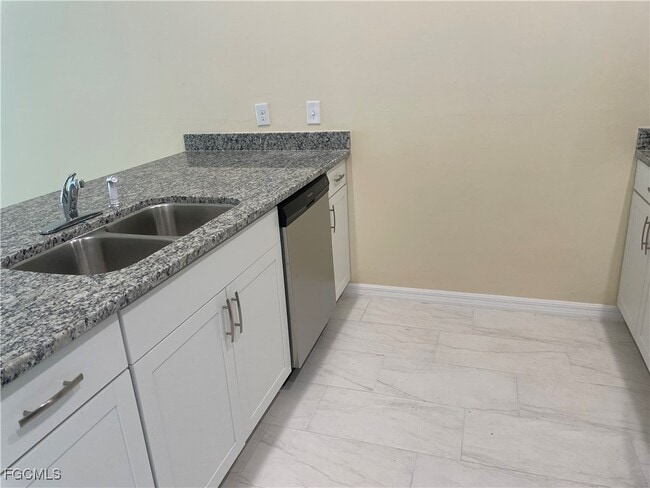 Foto del edificio - 533 SE 6th Pl