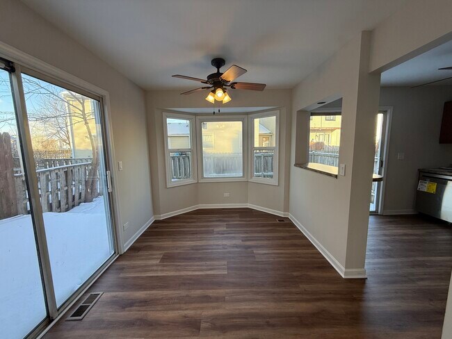 Foto del edificio - 1333 Petersburg Ct