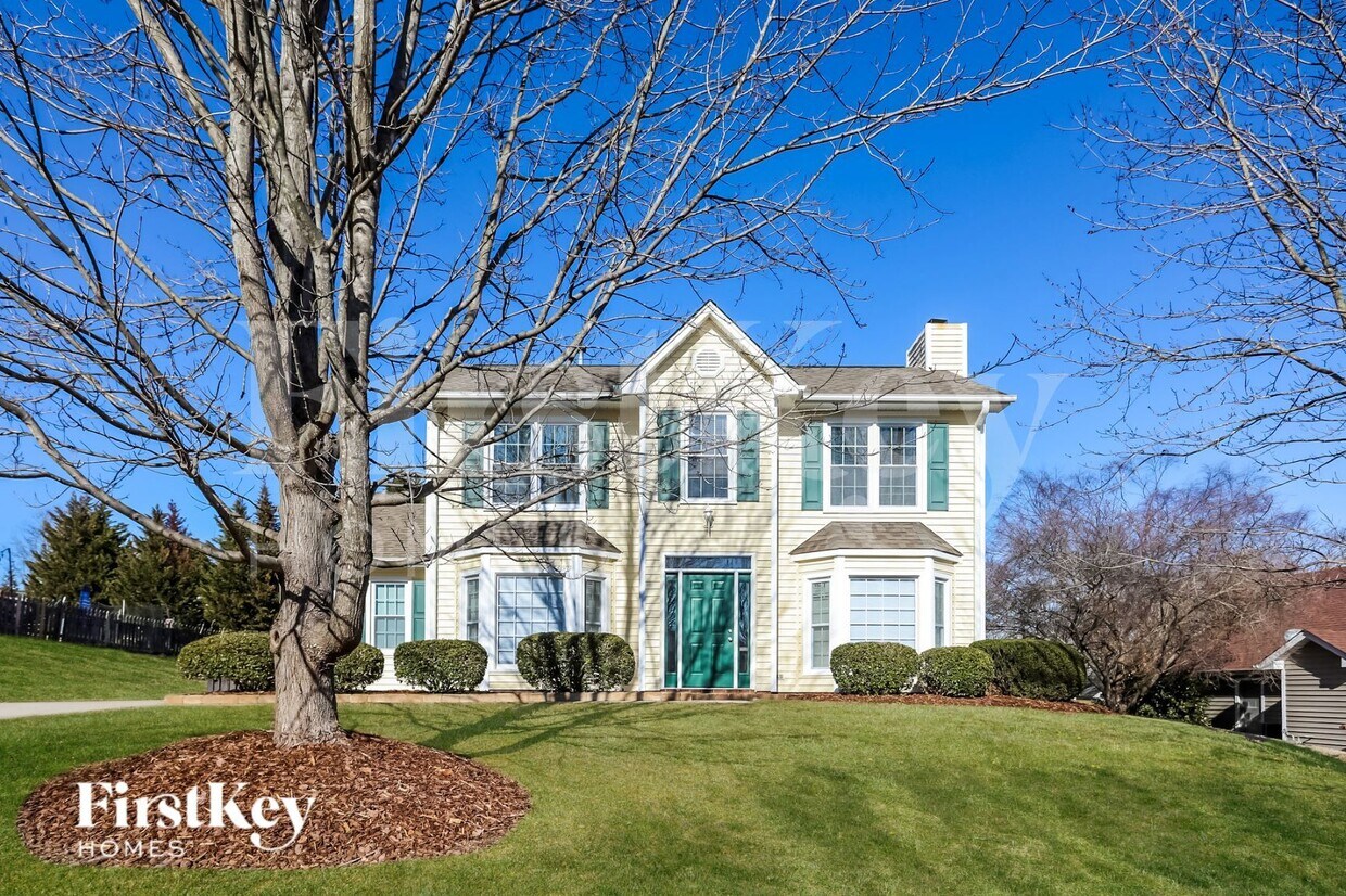 Foto principal - 4906 Riding Ridge Dr