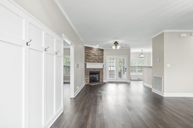 Building Photo - 3714 Meadow Ridge Ln