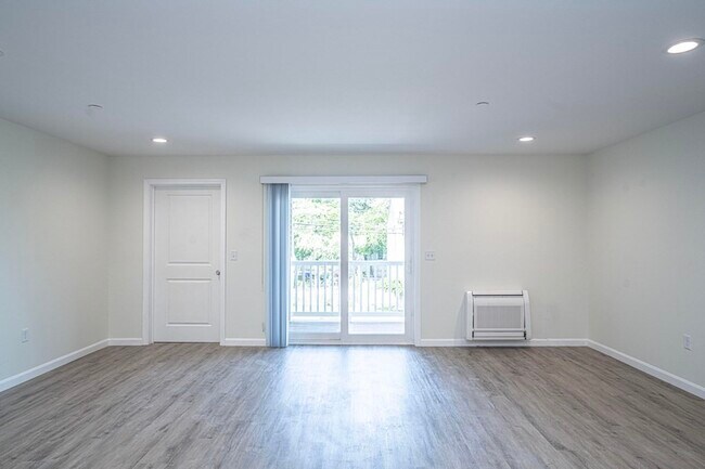 Foto del edificio - 984 Sharon St