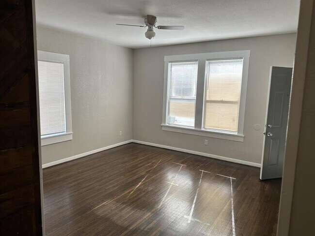 Foto del edificio - 1748 Richmond Ave.