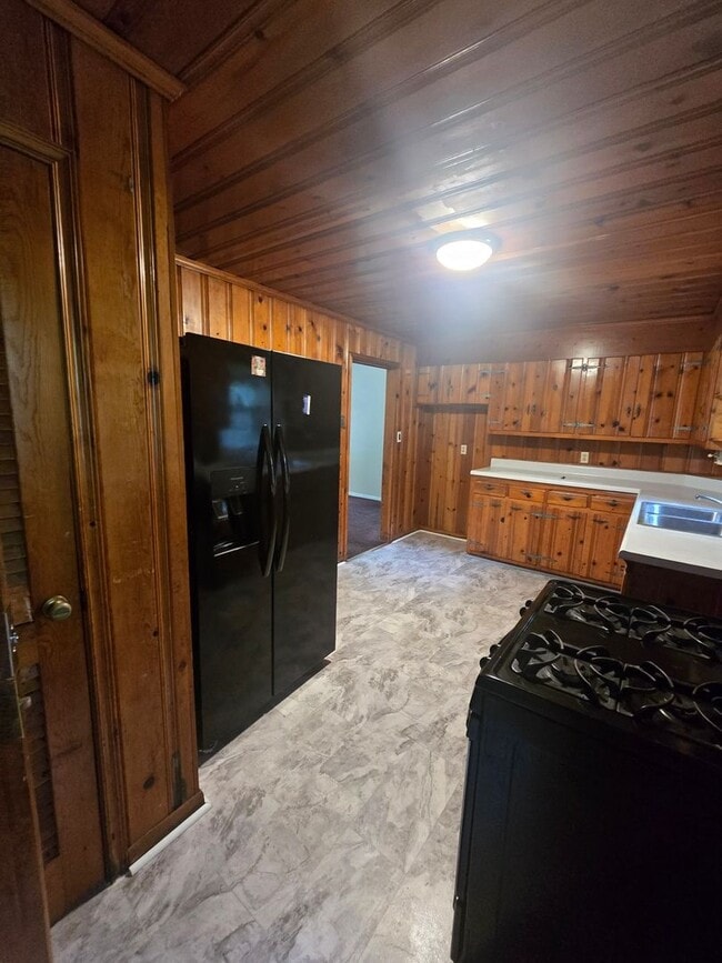 Building Photo - Two Bedroom Duplex located in Lawrence Township near Shadeland and 48th St