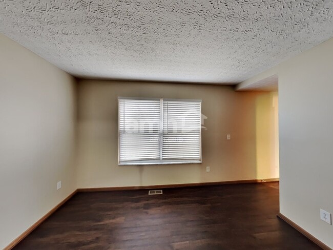 Foto del edificio - 3345 Trentshire Dr