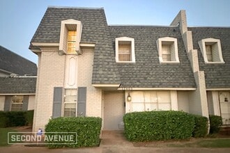 Building Photo - 11405 N May Ave