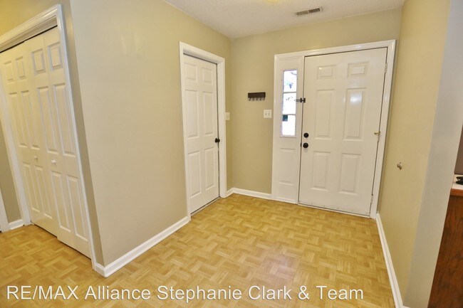 Building Photo - 3 br, 2 bath House - 1348 Beacons Reach Drive