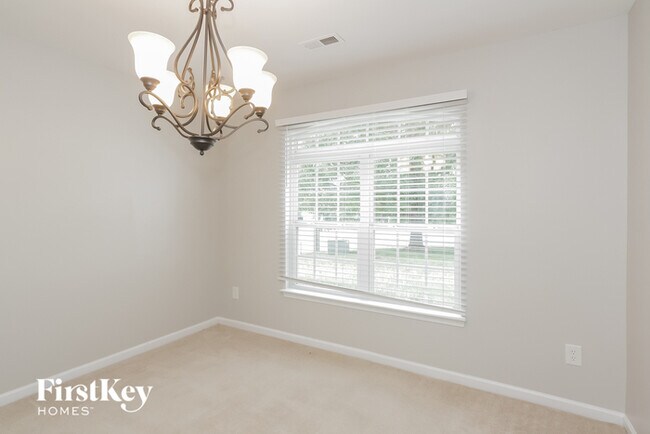 Building Photo - 109 Egerton Dr