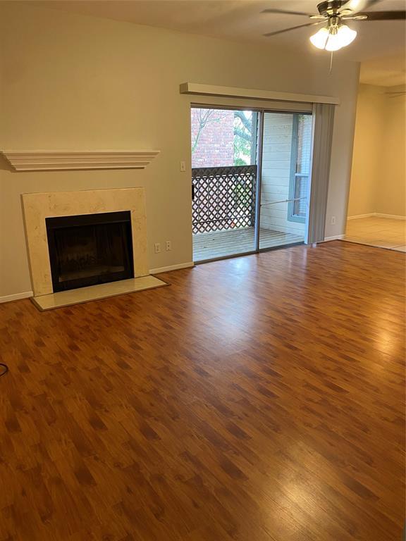 Foto del edificio - 6500 Harbor Town Dr