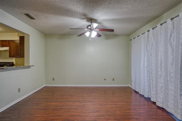 Foto del edificio - 5840 Spring Valley Rd