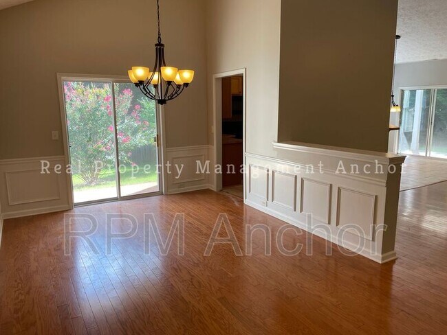 Building Photo - 703 Brambling Way
