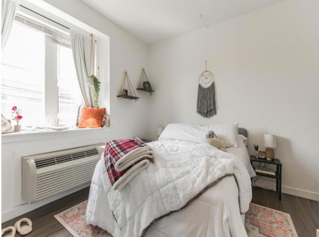 Bedroom - Montgomery Flats