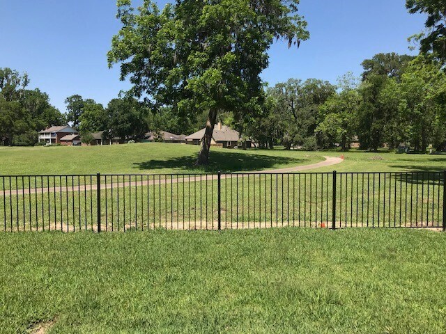 Foto del edificio - 2249 Ridgewood Dr