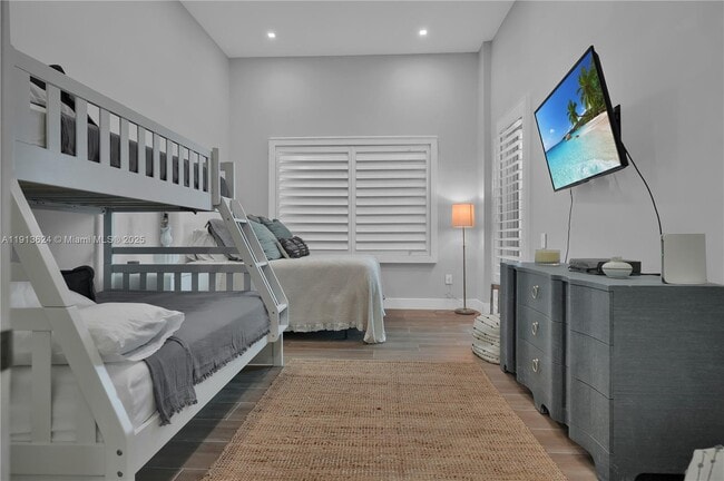 Foto del edificio - 5555 Collins Ave