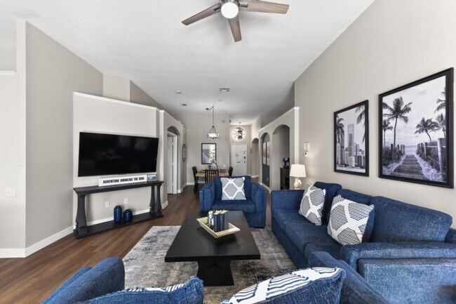 Foto del edificio - 8022 King Palm Cir