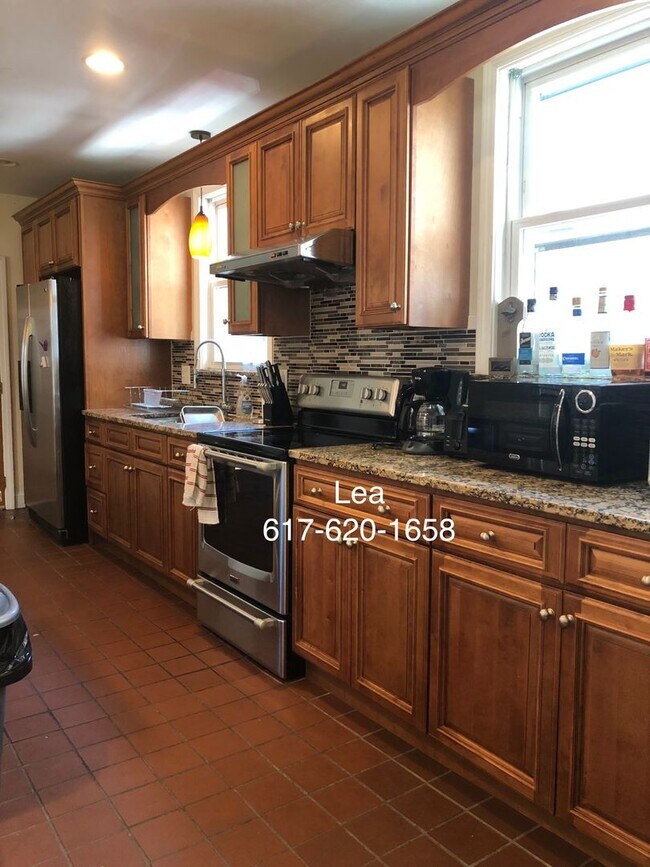 Foto del edificio - SEPT Incredible 5bed w/ 2 FULL bath! Right...