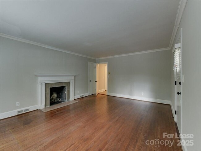 Foto del edificio - 815 Sunnyside Ave