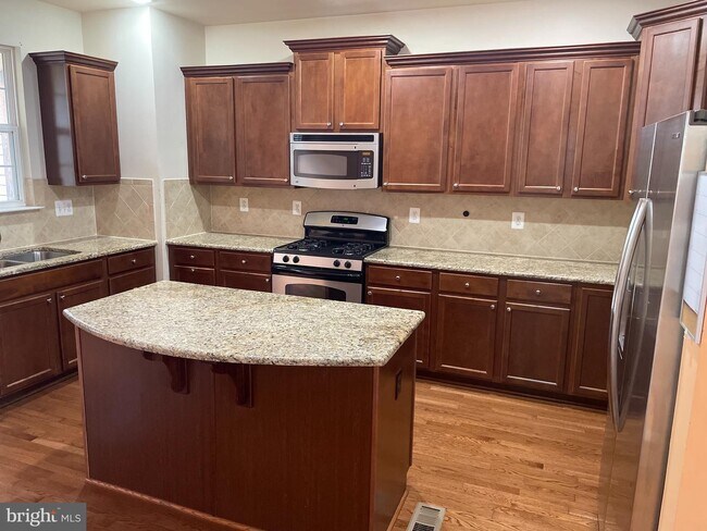 Building Photo - 13422 Roberts Tavern Ct