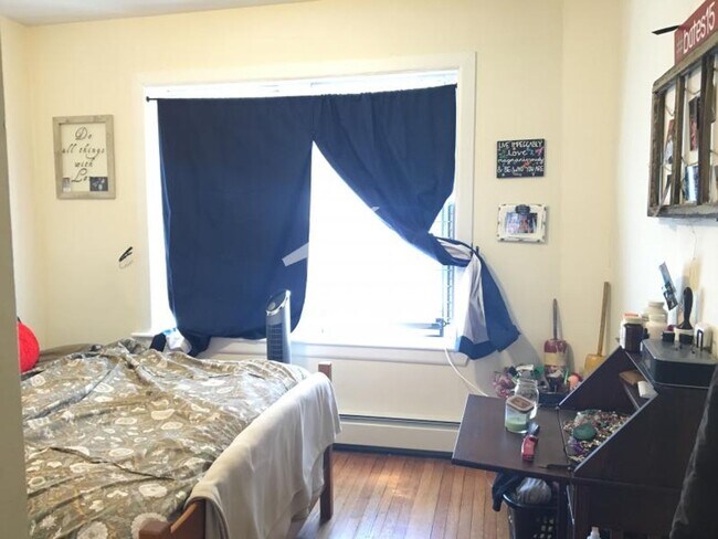 Foto del edificio - Beautiful 3 bed 1 and a half bath available now