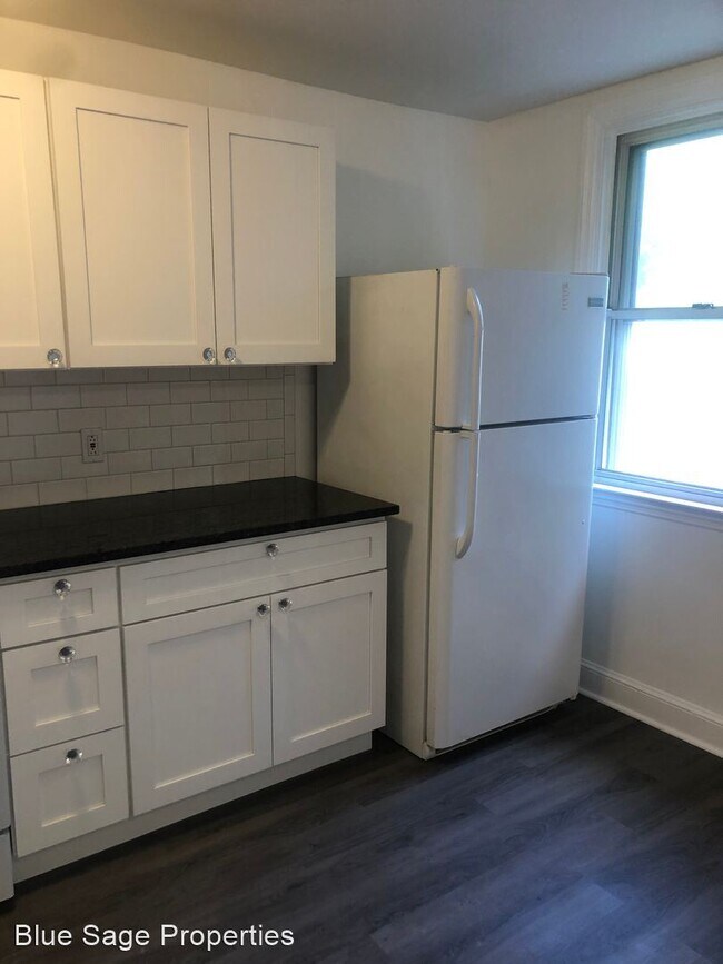 Building Photo - 3 br, 1 bath House - 314 Spruce St.