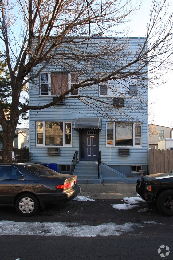 Building Photo - 7037 72nd Pl
