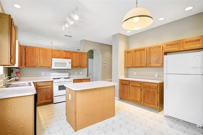 Building Photo - 233 Portstewart Dr