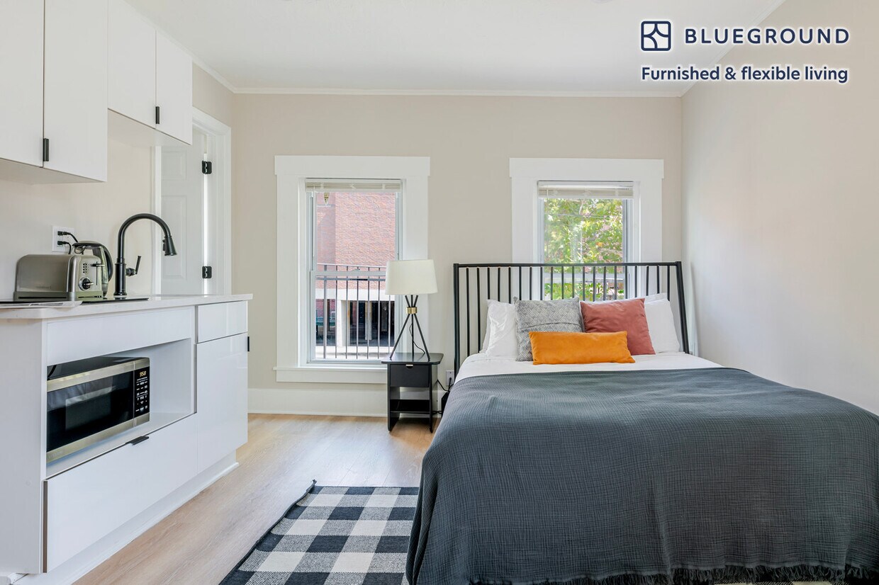 Foto principal - 142 Dorchester St