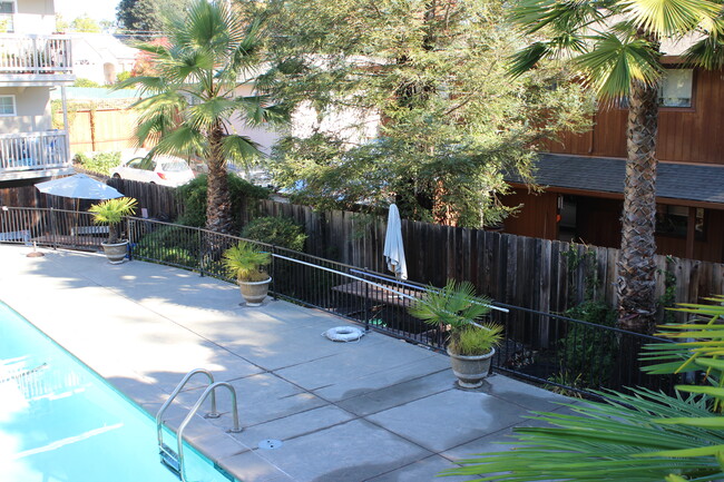 Building Photo - 7725 Bodega Ave