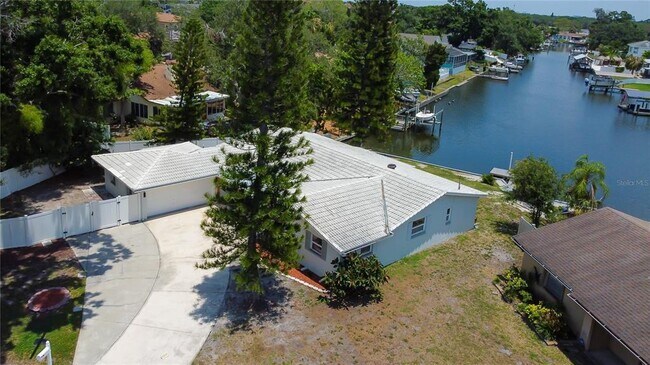 Building Photo - 10744 Drummond Rd