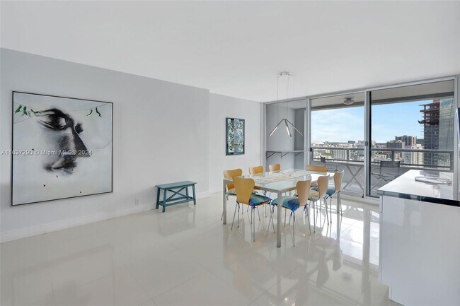 Building Photo - 1541 Brickell Ave