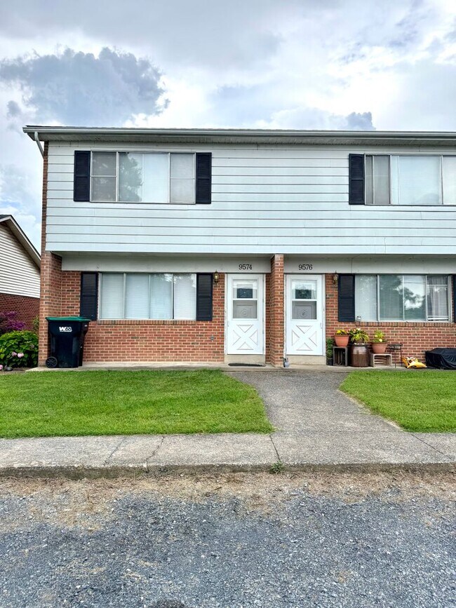 Foto del edificio - Charming 3 Bedroom Townhouse in New Market