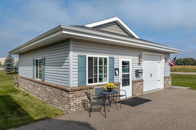 Building Photo - Heritage Farm Estates