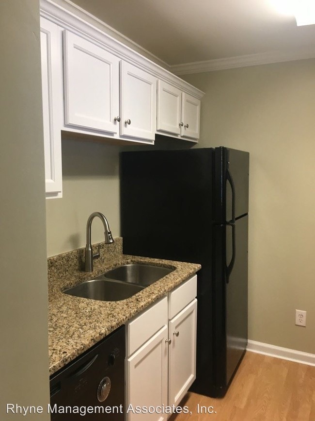 Building Photo - 2308 Myron Dr