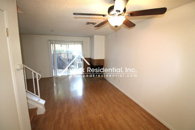 Building Photo - 2 br, 1.5 bath House - 4322 Greenholme Dr #32