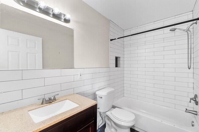 Building Photo - 431 Bramhall Ave