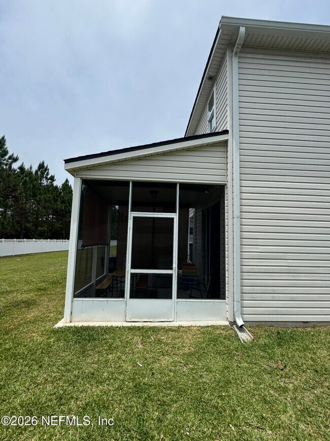 Building Photo - 670 Grover Ln